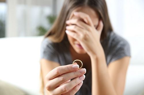 woman getting divorced in Maryland